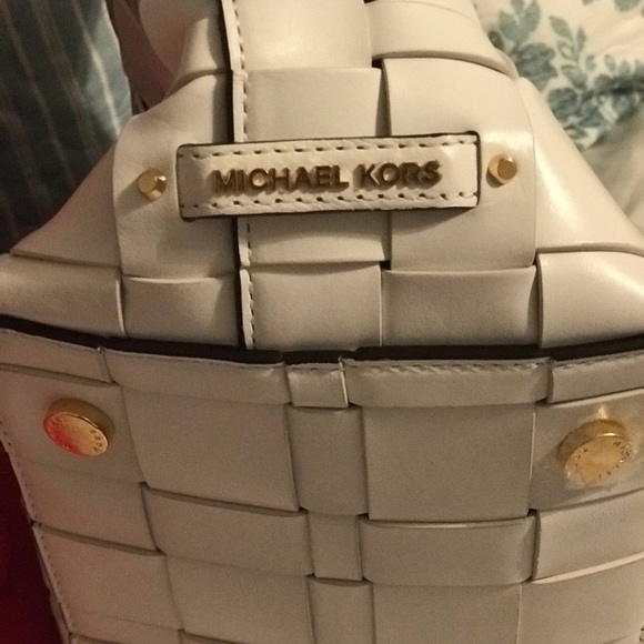 Michael Kors White Woven Medium Purse - Picture 2 of 3